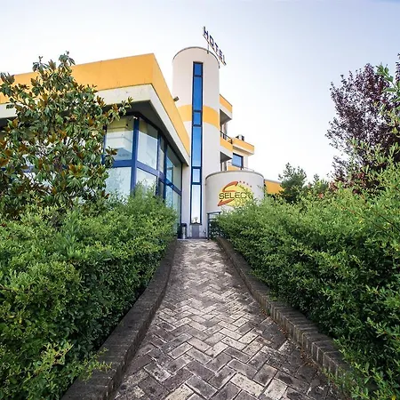 Select Hotel 4*