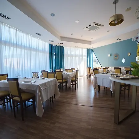 Select Hotel 4*