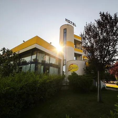 Hotel Select 4*
