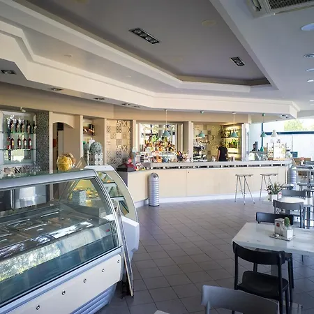 Select Hotel