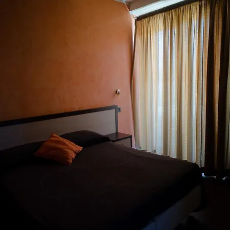 Ξενοδοχείο Select 4*